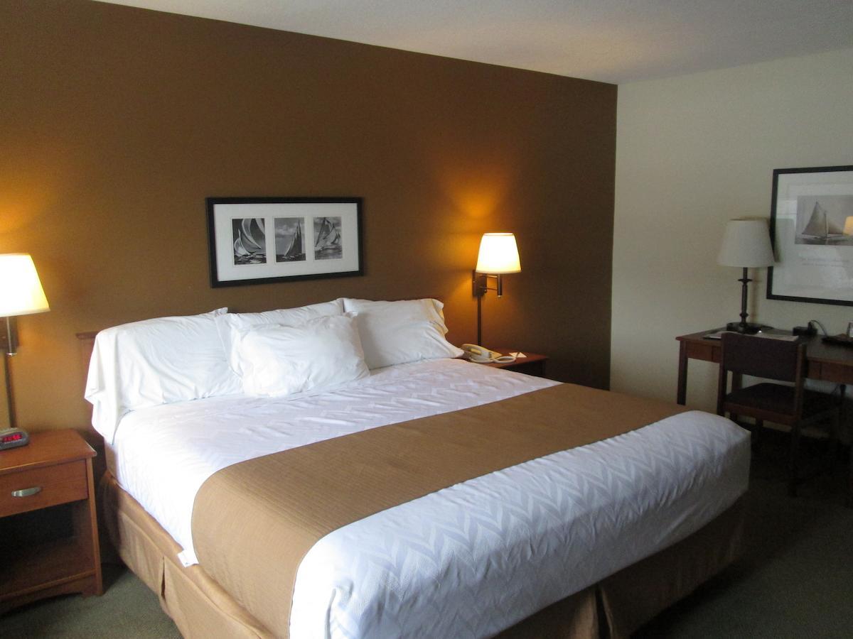 Americinn By Wyndham Charlevoix Exterior foto