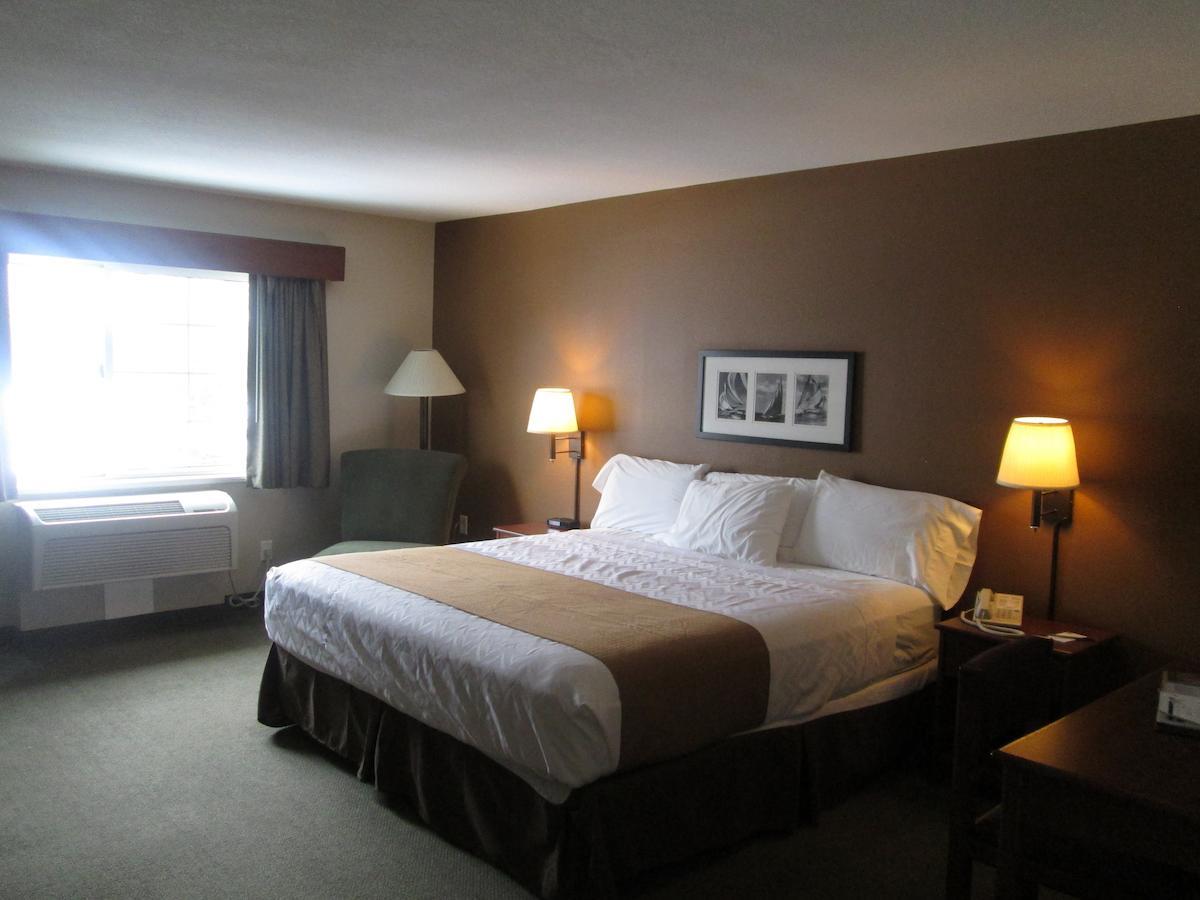Americinn By Wyndham Charlevoix Exterior foto